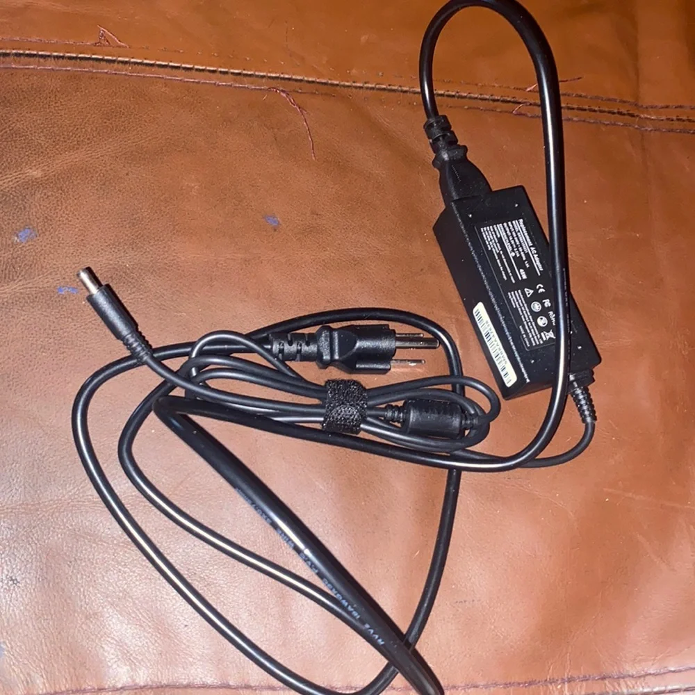 Computer charger - Picture 1 of 3